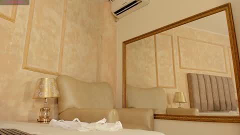 lila bailey  online show from 02-19-25, 07:38