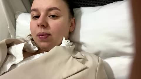 Lily online show from 10-26-25, 06:52