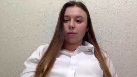 Lily online show from 10-30-25, 03:24