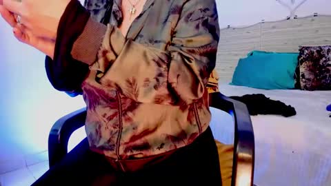 Snapshot of lilah_sweet chatting on 01-28-25, 11:49 Lilah Sweet online show from 01-28-25, 11:49