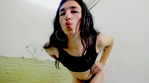 Snapshot of lilah_sweet chatting on 11-30-25, 12:03 Lilah Sweet online show from 11-30-25, 12:03