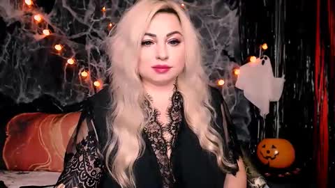 LilaShiny online show from 10-29-25, 02:47