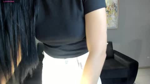 Lila West online show from 10-28-25, 11:25