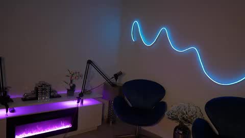Snapshot of lilbeccaxo chatting on 06-08-26, 05:13 Rebecca online show from 06-08-26, 05:13
