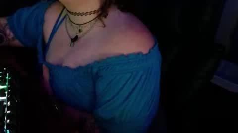Snapshot of lilbunbabyviolet chatting on 06-09-26, 06:25 violet online show from 06-09-26, 06:25