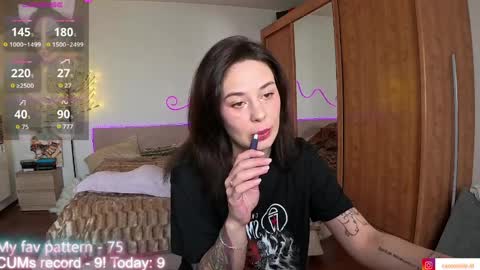 Snapshot of lilcamomile chatting on 04-02-26, 10:13 Camomile Lil online show from 04-02-26, 10:13