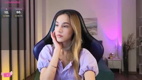 Snapshot of lilcatalia chatting on 11-11-25, 10:59 Hi im Yuki online show from 11-11-25, 10:59