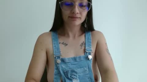 Valeri Villalobos  IG villa lobosvaleri online show from 04-17-26, 03:37