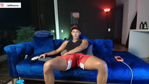 Snapshot of lildantear chatting on 09-09-25, 03:28 Dante online show from 09-09-25, 03:28