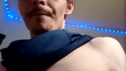 Snapshot of lildman420 chatting on 11-19-25, 10:32 lildman420 online show from 11-19-25, 10:32