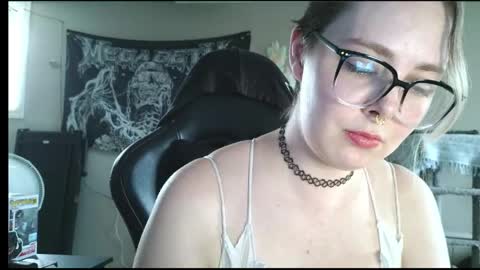 Snapshot of lilemmy1999 chatting on 05-18-26, 08:47 emily ryanson online show from 05-18-26, 08:47
