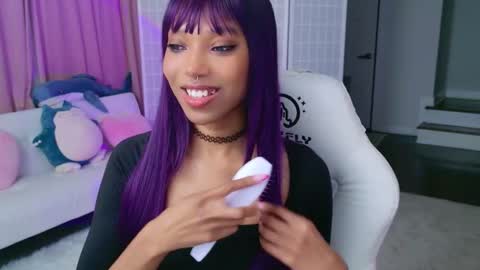 Snapshot of lileviemarie chatting on 09-09-25, 02:00 evie online show from 09-09-25, 02:00