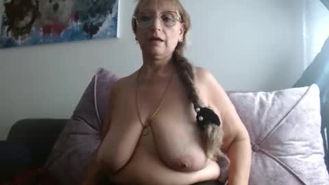 Snapshot of lilhy_mcfly chatting on 05-20-26, 07:53 lilieth online show from 05-20-26, 07:53