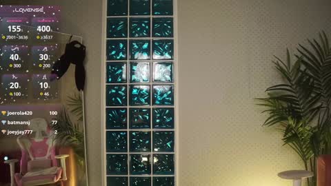 Lili online show from 12-10-24, 12:49