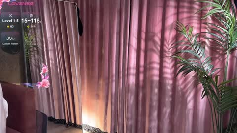 Lili online show from 09-21-25, 10:39