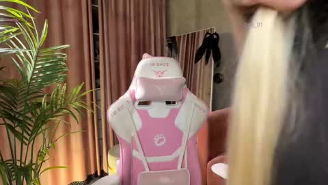 Lili online show from 04-08-26, 10:59