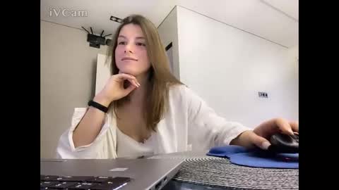 lili_2905 online show from 11-28-25, 01:25