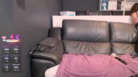 Lili Bertine online show from 09-08-25, 02:16