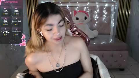 Snapshot of lili_conor_s chatting on 09-21-25, 03:30 Lili online show from 09-21-25, 03:30