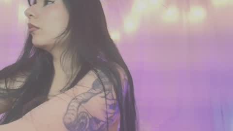 Lili online show from 10-15-25, 08:20