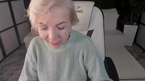 Lilia online show from 11-14-25, 08:24