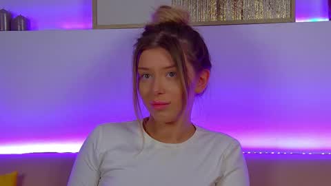 Mia online show from 02-28-25, 09:47