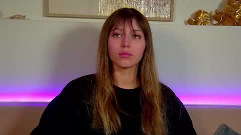 Mia online show from 12-02-25, 06:41