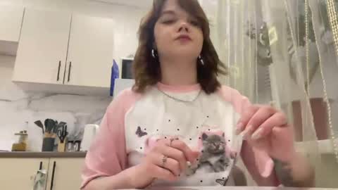 Lilia online show from 04-19-26, 05:45