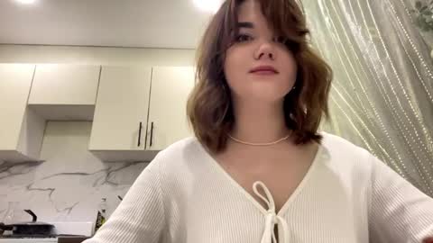 Lilia online show from 04-22-26, 06:42