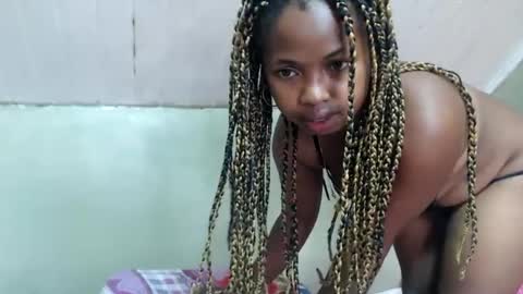 Snapshot of liliahsexie chatting on 01-25-25, 07:49 liliah online show from 01-25-25, 07:49