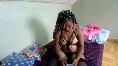 Snapshot of liliahsexie chatting on 02-05-25, 11:34 liliah online show from 02-05-25, 11:34