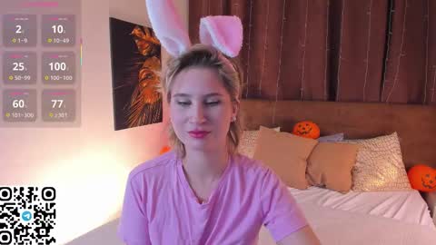 Snapshot of lilian_daniels chatting on 10-27-25, 12:15 Lilian online show from 10-27-25, 12:15