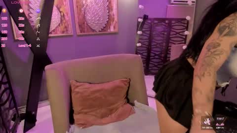 holis soy lily chang no olvides el pulgar arriba es muy importante para mi 3 independent model online show from 09-12-25, 08:31