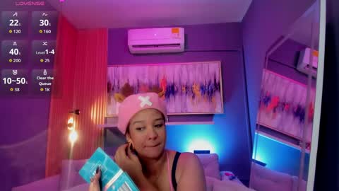 Snapshot of lilian_vergara chatting on 06-04-26, 06:58 holis soy lily chang no olvides el pulgar arriba es muy importante para mi 3 independent model online show from 06-04-26, 06:58