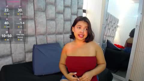 Snapshot of liliana_pink chatting on 03-20-26, 02:00 liliana online show from 03-20-26, 02:00
