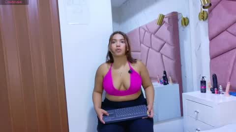 Snapshot of liliana_pink chatting on 05-19-26, 08:26 liliana online show from 05-19-26, 08:26