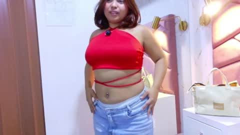 Snapshot of liliana_pink chatting on 05-23-26, 01:44 liliana online show from 05-23-26, 01:44