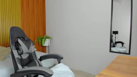 Snapshot of liliand_ chatting on 11-07-25, 02:11 L I L I online show from 11-07-25, 02:11