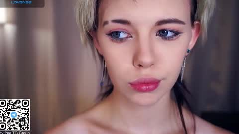 Lilian online show from 09-27-25, 07:02