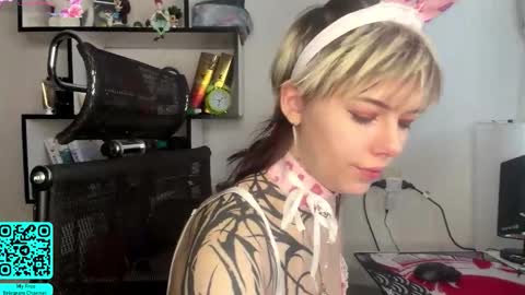 Lilian online show from 02-14-26, 07:38