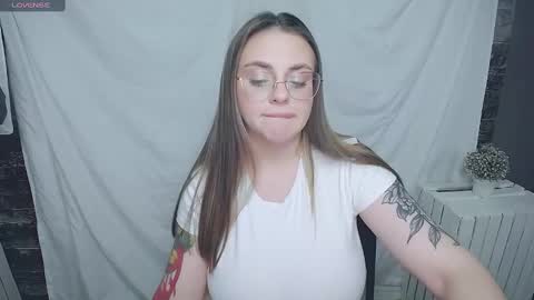 Snapshot of liliaterenzi_ chatting on 01-25-25, 02:15 Lilia online show from 01-25-25, 02:15