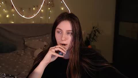 Lilu online show from 10-20-25, 12:11