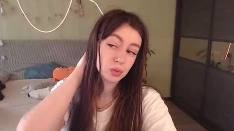 Lilu online show from 11-16-25, 06:19