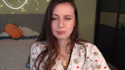 Lilu online show from 12-16-25, 05:56