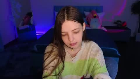 Lili Bakery online show from 02-08-25, 03:30