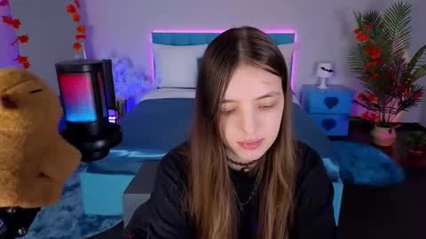 Lili Bakery online show from 11-08-25, 02:34