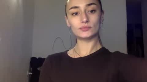 Snapshot of lilie303 chatting on 02-06-26, 04:21 Millie online show from 02-06-26, 04:21