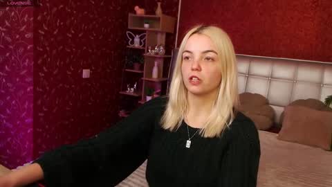 Lilie online show from 02-05-25, 08:14