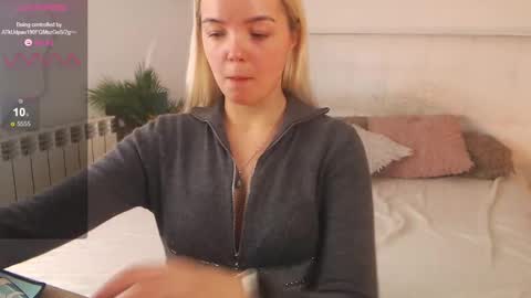 Lilie online show from 02-24-25, 05:20