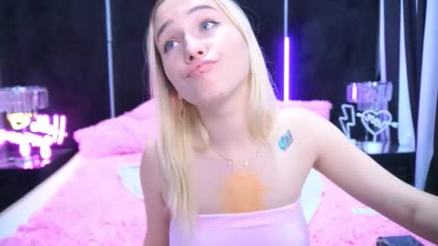 lilielfie online show from 10-10-25, 03:00